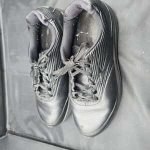 Brooks Black Sneakers with Sleek‎ Design